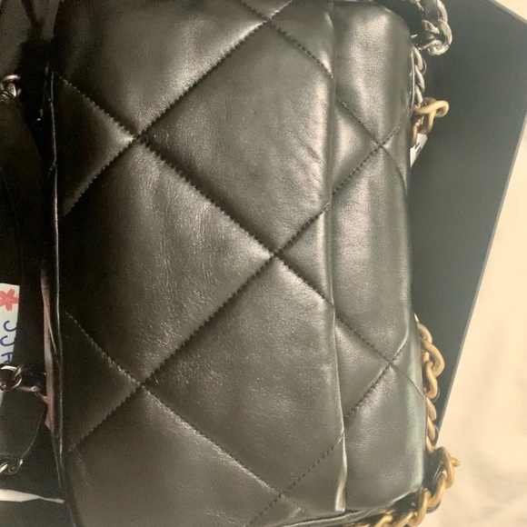 ❌SOLD❌Chanel 19 small lambskin - Picture 3 of 11